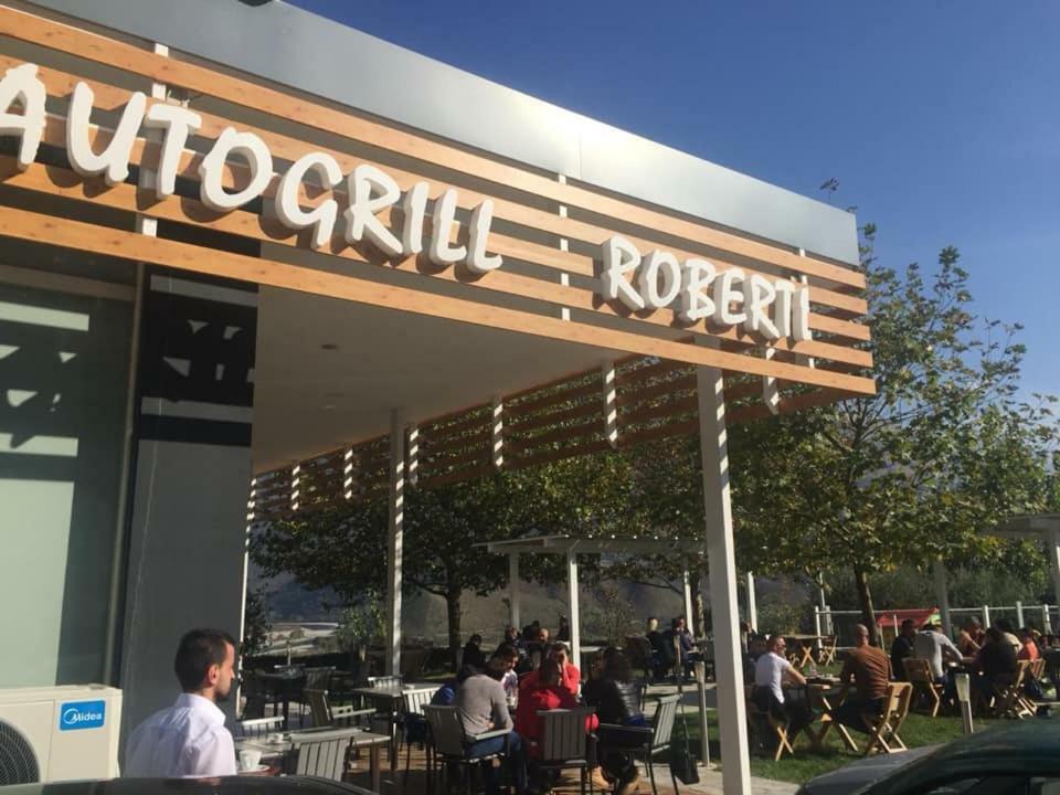 Hotel Auto Grill Roberti Tepelene 외부 사진